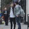 Exclusif - Brooklyn Beckham déjeune avec un ami à Londres le 6 octobre 2015. Exclusive - For Germany, please call for price Brooklyn Beckham pictured with a friend at a coffee shop this afternoon, London UK 06/10/15 6 October 2015.06/10/2015 - Londres