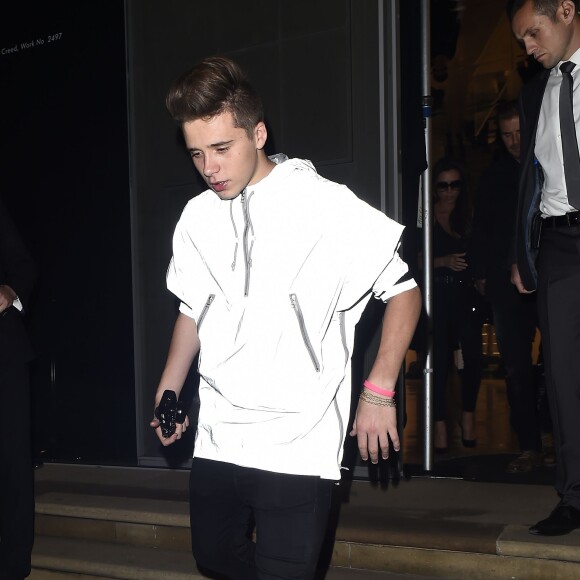 Brooklyn Beckham - Arrivées des people à la soirée de la boutique "Victoria Beckham" à Londres le 22 septembre 2015.