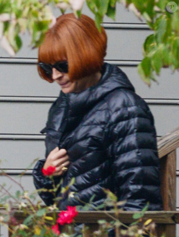 Exclusif - Julia Roberts porte une perruque rousse sur le tournage de "Mother's day" à Atlanta le 1er octobre 2015.