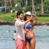 Ali Landry et son mari Alejandro Monteverde en vacances a Hawaii, le 26 septembre 2012.
