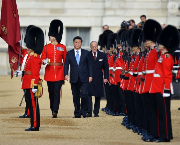 Le président chinois Xi Jinping et le prince Philip, duc d'Edimbourg, à Londres, le 20 octobre 2015.