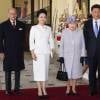 Le président chinois Xi Jinping, en visite officielle avec sa femme Peng Liyuan, a été accueilli le 20 octobre 2015 à Londres par la reine Elizabeth II et le prince Philip, ainsi que le prince Charles et la duchesse Camilla.
