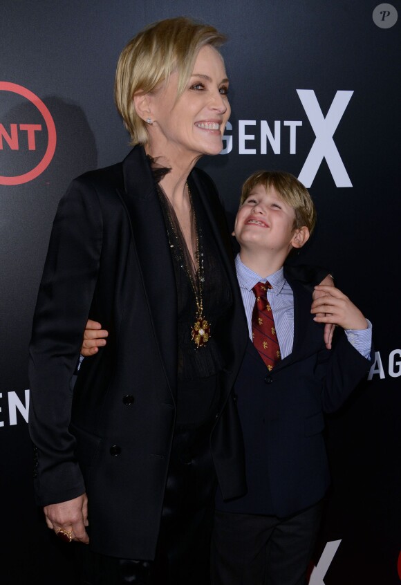 Sharon Stone et son fils Laird Vonne Stone à la première de 'Agent X' à West Hollywood, le 20 octobre 2015