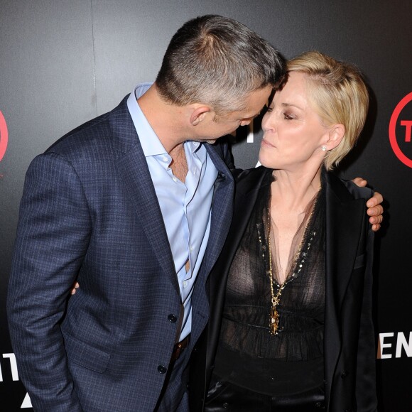 Sharon Stone, Jeff Hephner à la première de 'Agent X' à West Hollywood, le 20 octobre 2015.