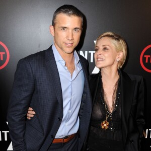 Sharon Stone, Jeff Hephner à la première de 'Agent X' à West Hollywood, le 20 octobre 2015.