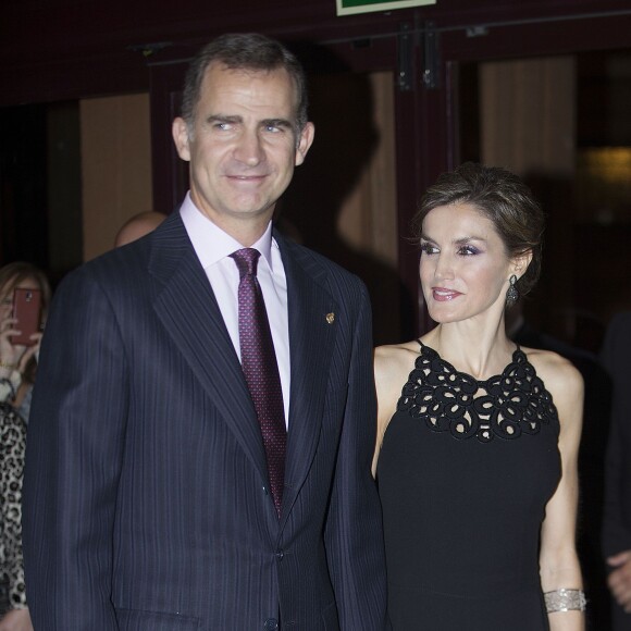 Le roi Felipe VI et la reine Letizia d'Espagne présidaient le 22 octobre 2015 au Palais des Congrès d'Oviedo un concert en l'honneur des Prix Princesses des Asturies, qu'ils allaient remettre le lendemain.