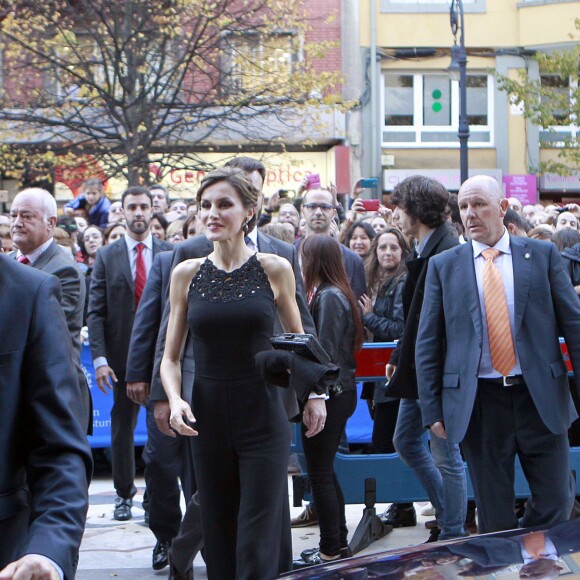 La reine Letizia d'Espagne assistait le 22 octobre 2015, au Théâtre Jovellanos à Gijon, à un hommage rendu à Francis Ford Coppola en présence du cinéaste, lauréat du Prix Princesse des Asturies des Arts 2015.