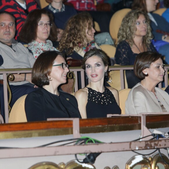 La reine Letizia d'Espagne assistait le 22 octobre 2015, au Théâtre Jovellanos à Gijon, à un hommage rendu à Francis Ford Coppola en présence du cinéaste, lauréat du Prix Princesse des Asturies des Arts 2015.