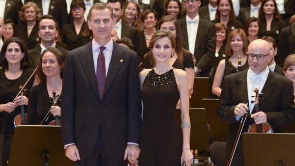 Letizia d'Espagne (en combinaison Felipe Varela) assistait le 22 octobre 2015, au Théâtre Jovellanos à Gijon, à un hommage rendu à Francis Ford Coppola en présence du cinéaste, lauréat du Prix Princesse des Asturies des Arts 2015.