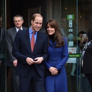 Kate Middleton et le prince William, comtesse et comte de Strathearn en Ecosse, effectuaient leur première visite officielle à Dundee le 23 octobre 2015, en lien avec les activités de la duchesse de Cambridge dans le domaine de la santé mentale des enfants.