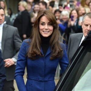 Kate Middleton et le prince William, comtesse et comte de Strathearn en Ecosse, effectuaient leur première visite officielle à Dundee le 23 octobre 2015, en lien avec les activités de la duchesse de Cambridge dans le domaine de la santé mentale des enfants.