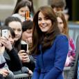  Kate Middleton et le prince William, comtesse et comte de Strathearn en Ecosse, effectuaient leur première visite officielle à Dundee le 23 octobre 2015, en lien avec les activités de la duchesse de Cambridge dans le domaine de la santé mentale des enfants. 