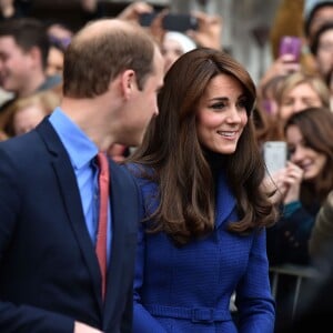 Kate Middleton et le prince William, comtesse et comte de Strathearn en Ecosse, effectuaient leur première visite officielle à Dundee le 23 octobre 2015, en lien avec les activités de la duchesse de Cambridge dans le domaine de la santé mentale des enfants.