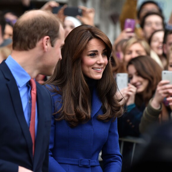 Kate Middleton et le prince William, comtesse et comte de Strathearn en Ecosse, effectuaient leur première visite officielle à Dundee le 23 octobre 2015, en lien avec les activités de la duchesse de Cambridge dans le domaine de la santé mentale des enfants.