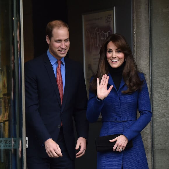 Kate Middleton et le prince William, comtesse et comte de Strathearn en Ecosse, effectuaient leur première visite officielle à Dundee le 23 octobre 2015, en lien avec les activités de la duchesse de Cambridge dans le domaine de la santé mentale des enfants.