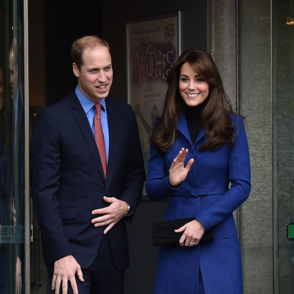 Kate Middleton et le prince William, comtesse et comte de Strathearn en Ecosse, effectuaient leur première visite officielle à Dundee le 23 octobre 2015, en lien avec les activités de la duchesse de Cambridge dans le domaine de la santé mentale des enfants.