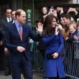  Kate Middleton et le prince William, comtesse et comte de Strathearn en Ecosse, effectuaient leur première visite officielle à Dundee le 23 octobre 2015, en lien avec les activités de la duchesse de Cambridge dans le domaine de la santé mentale des enfants. 