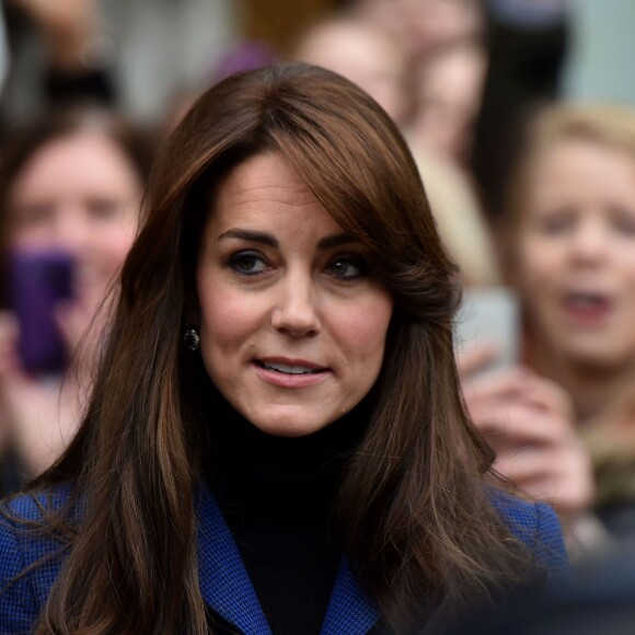 Kate Middleton et le prince William, comtesse et comte de Strathearn en Ecosse, effectuaient leur première visite officielle à Dundee le 23 octobre 2015, en lien avec les activités de la duchesse de Cambridge dans le domaine de la santé mentale des enfants.