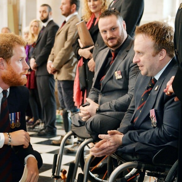 Le prince Harry assistait le 22 octobre 2015 à une messe en mémoire des militaires victimes des explosifs aléatoires à Londres, en la cathédrale St Paul.