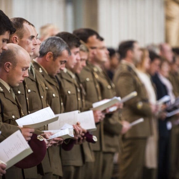 Le prince Harry assistait le 22 octobre 2015 à une messe en mémoire des militaires victimes des explosifs aléatoires à Londres, en la cathédrale St Paul.