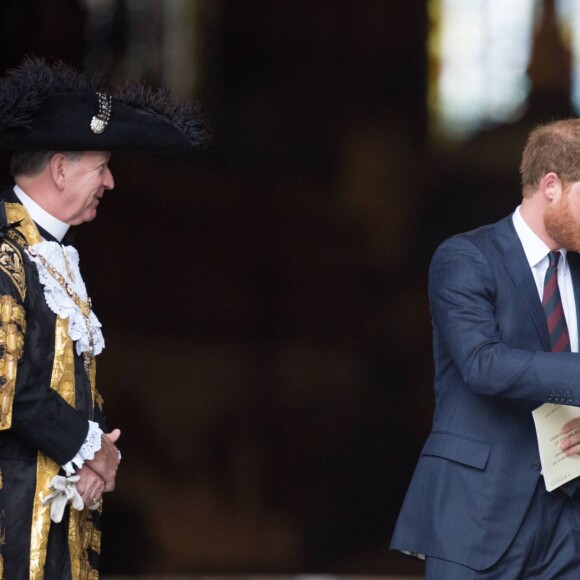 Le prince Harry assistait le 22 octobre 2015 à une messe en mémoire des militaires victimes des explosifs aléatoires à Londres, en la cathédrale St Paul.