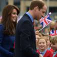 Bain de foule et découverte du Discovery... Kate Middleton et le prince William, comtesse et comte de Strathearn en Ecosse, effectuaient leur première visite officielle à Dundee le 23 octobre 2015, en lien avec les activités de la duchesse de Cambridge dans le domaine de la santé mentale des enfants.