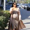 Kim Kardashian, enceinte, est allée déjeuner au restaurant La Scala à Beverly Hills, le 22 octobre 2015.