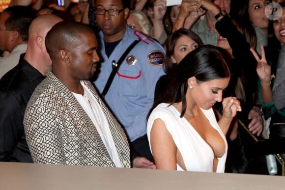 Kim Kardashian fête ses 34 ans avec Kanye West au TAO. Las Vegas, le 24 octobre 2014.