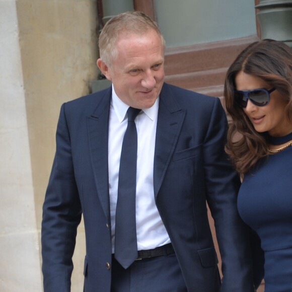 François-Henri Pinault et sa femme Salma Hayek - People à la sortie du défilé de mode "Stella McCartney", collection prêt-à-porter printemps-été 2016, à Paris le 5 octobre 2015.