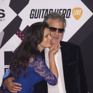 Andrea Bocelli et sa femme Veronica Berti lors des MTV Europe Music Awards 2015 au Mediolanum Forum. Milan, le 25 octobre 2015.
