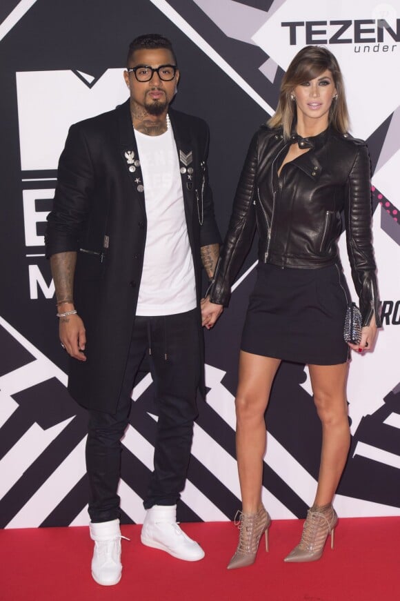 Kevin-Prince Boateng et sa compagne Melissa Satta lors des MTV Europe Music Awards 2015 au Mediolanum Forum. Milan, le 25 octobre 2015.