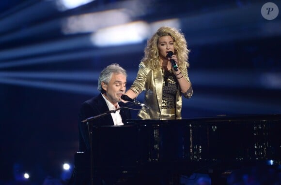 Tori Kelly et Andrea Bocelli lors des MTV Europe Music Awards 2015 au Mediolanum Forum. Milan, le 25 octobre 2015.