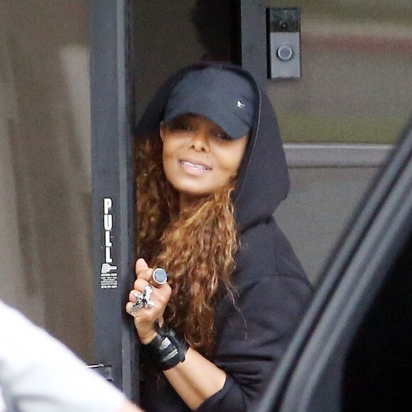 Exclusif - no web - Janet Jackson se rend dans un studio d'enregistrement à Los Angeles (probablement pour les répétitions de sa prochaine tournée mondiale) le 26 mai 2015.