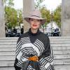 Caroline Receveur - Arrivées au défilé de mode "Agnès b", collection prêt-à-porter printemps-été 2016, au Palais de Tokyo à Paris. Le 6 Octobre 2015