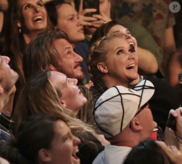 Sean Penn, Amy Schumer et Jeanne Tripplehorn assistent au concert de Madonna à Vancouver au Canada, Rebel Heart Tour, le 14 octobre 2015.