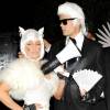 Fergie en Choupette et Josh Duhamel en Karl Lagerfeld arrivent à la soirée d'Halloween de la marque Casamigos le 30 octobre 2015
