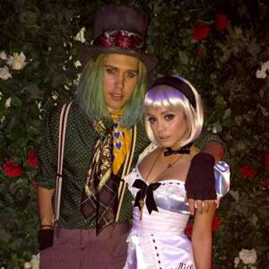 Vanessa Hudgens et son chéri Austin Butler fêtent Halloween chez l'actrice, à Los Angeles. Le 31 octobre 2015.