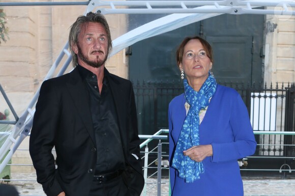 Ségolène Royal reçoit Sean Penn pour une réunion de travail sur la reforestation d'Haïti au Ministère de l"écologie à Paris. Le 1er novembre 2015