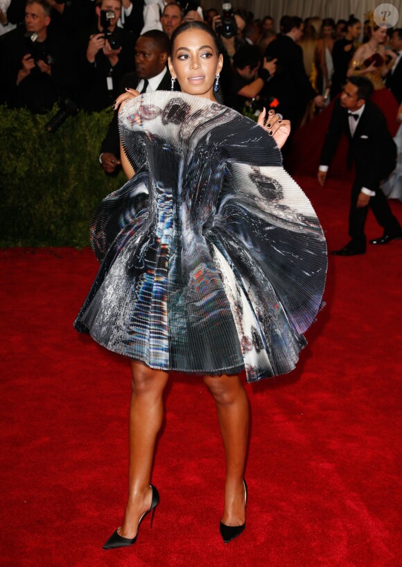 Solange Knowles - Soirée Costume Institute Gala 2015 (Met Ball) au Metropolitan Museum, célébrant l'ouverture de Chine: à travers le miroir à New York. Le 4 mai 2015.
