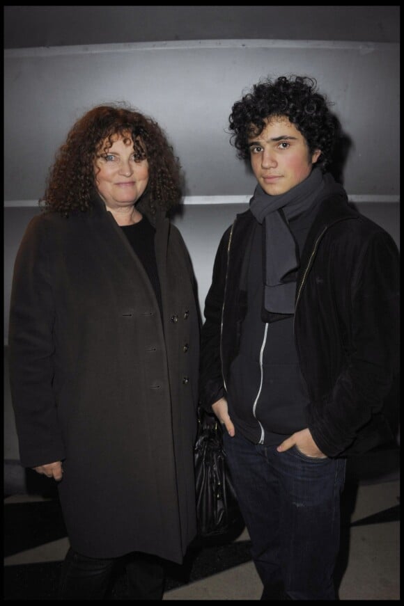 Valérie Mairesse et son fils Elliot à Paris le 16 décembre 2010