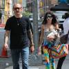 Le célèbre photographe Terry Richardson et sa compagne Alexandra Bolotow se promènent dans les rues de New York le 19 juin 2015