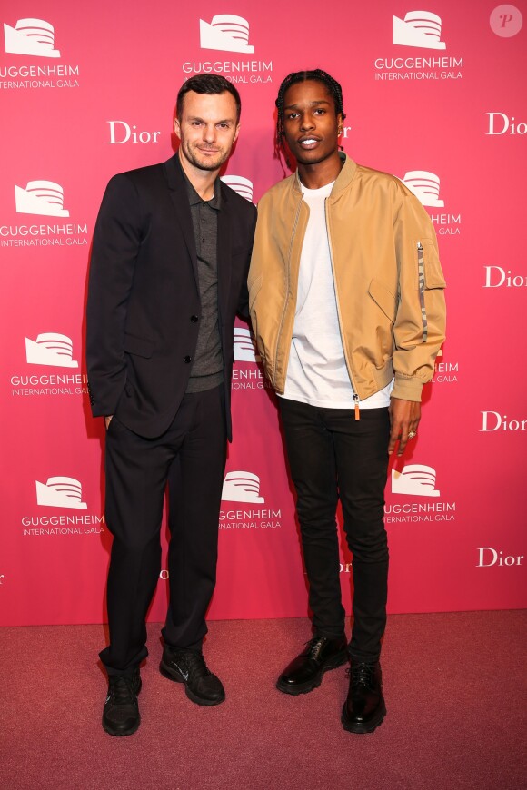 Kris Van Assche et A$AP Rocky lors de la soirée inaugurale du gala international Guggenheim présenté par Christian Dior au musée Solomon R. Guggenheim. New York, le 4 novembre 2015.