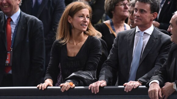 Manuel Valls et Anne Gravoin : Supporters complices face au grand Novak Djokovic