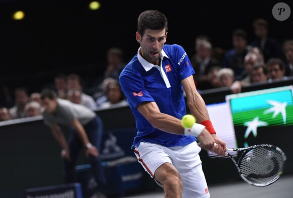 Novak Djokovic - Novak Djokovic remporte la finale du BNP Paribas Masters face à Andy Murray à l'Accor Hotels Arena à Paris le 8 novembre 2015.
