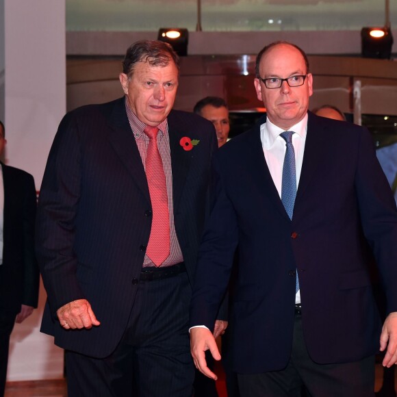 Michael Wittstock et le prince Albert II de Monaco le 7 novembre 2015 lors de la Night of Champions à la Salle des Etoiles du Sporting de Monte-Carlo, nouvelle soirée de boxe que le père de la princesse Charlene a aidé à organiser avec son ami le promoteur Rodney Berman de Golden Gloves Ltd. © Bruno Bebert / Bestimage