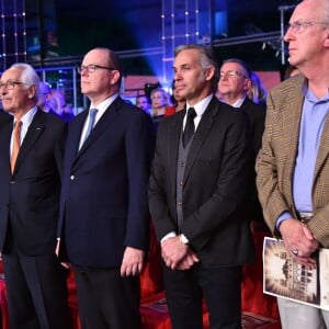 Le prince Albert II de Monaco et Paul Belmondo assistaient le 7 novembre 2015 à la Night of Champions à la Salle des Etoiles du Sporting de Monte-Carlo, soirée de boxe que Michael Wittstock, père de la princesse Charlene, a aidé à organiser avec son ami le promoteur Rodney Berman de Golden Gloves Ltd. © Bruno Bebert / Bestimage