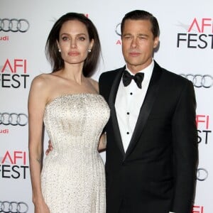 Brad Pitt et sa femme Angelina Jolie - Avant-première du film "By the Sea" lors du gala d'ouverture de l'AFI Fest à Hollywood, le 5 novembre 2015.