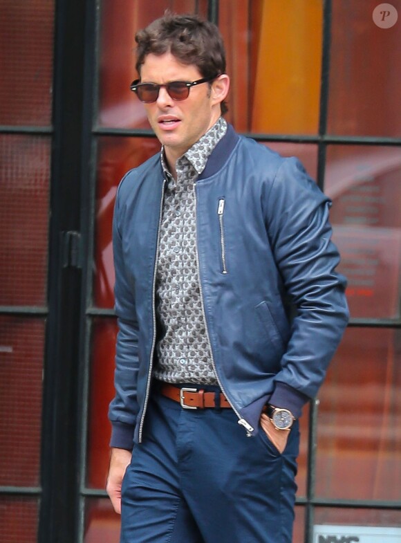 James Marsden à la sortie de son hôtel The Bowery à New York, le 6 mai 2015