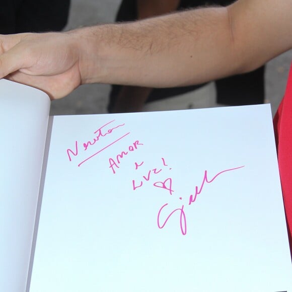 Gisele Bundchen assiste à la sortie du livre "Gisele" (aux éditions Taschen), retraçant ses 20 ans de carrière de mannequin, à la librairie Livraria da Vila. Saõ Paulo, le 6 novembre 2015.