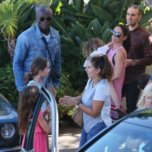 Exclusif - Seal, ses enfants Henry, Johan, Leni et Lou, et sa compagne Erica Packer vont déjeuner en famille au restaurant Geoffrey's à Malibu, le 23 août 2015. La rumeur dit que Erica serait enceinte.